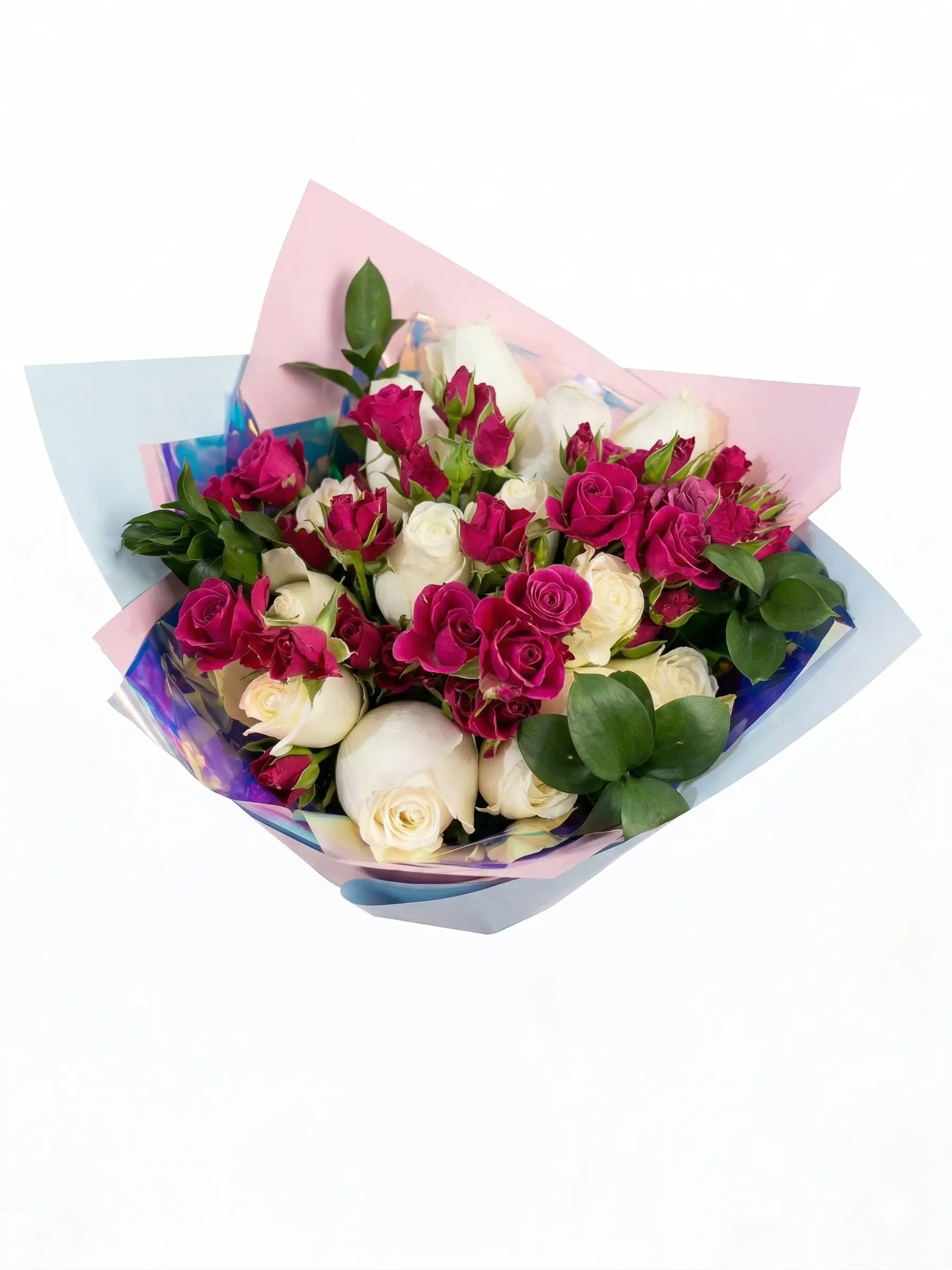 Ramo de rosas blancas con mini rosas - arreglo floral de Velvet Flowers